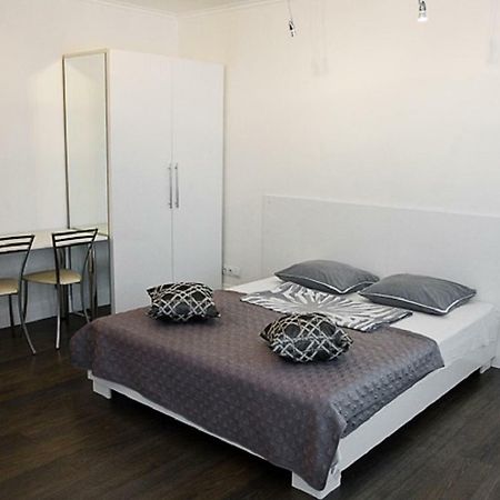 Great Studio Near The Pechersk Kiev Esterno foto